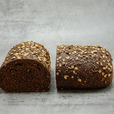 Dubbel Donker VLOERbrood ONGESNEDEN heel