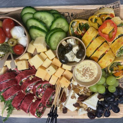 Vegetarische Tapas hapjes ca 92 bites op bamboeschaal incl. prikkers * (3 werkdagen besteltijd)