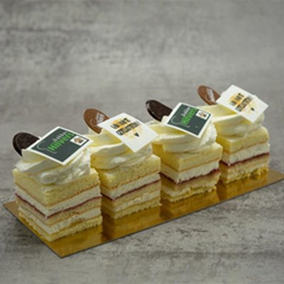 Slagroomvierkantje/petit four 5 x 5 cm met logo (logo kunt u toezenden naar bestellingen@oregional.nl)