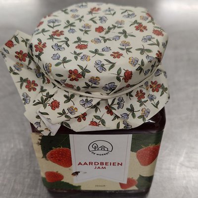 Aardbeien jam 350 gr pot